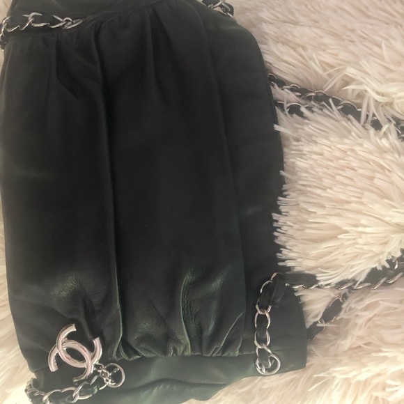 Chanel black leather over the shoulder bag - Picture 4 of 6